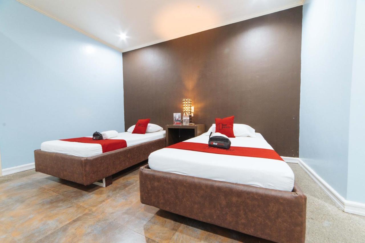 เรดดอร์ซ แอท เอ็น รอลดัน สตรีท Hotel กาลิโบ ภายนอก รูปภาพ