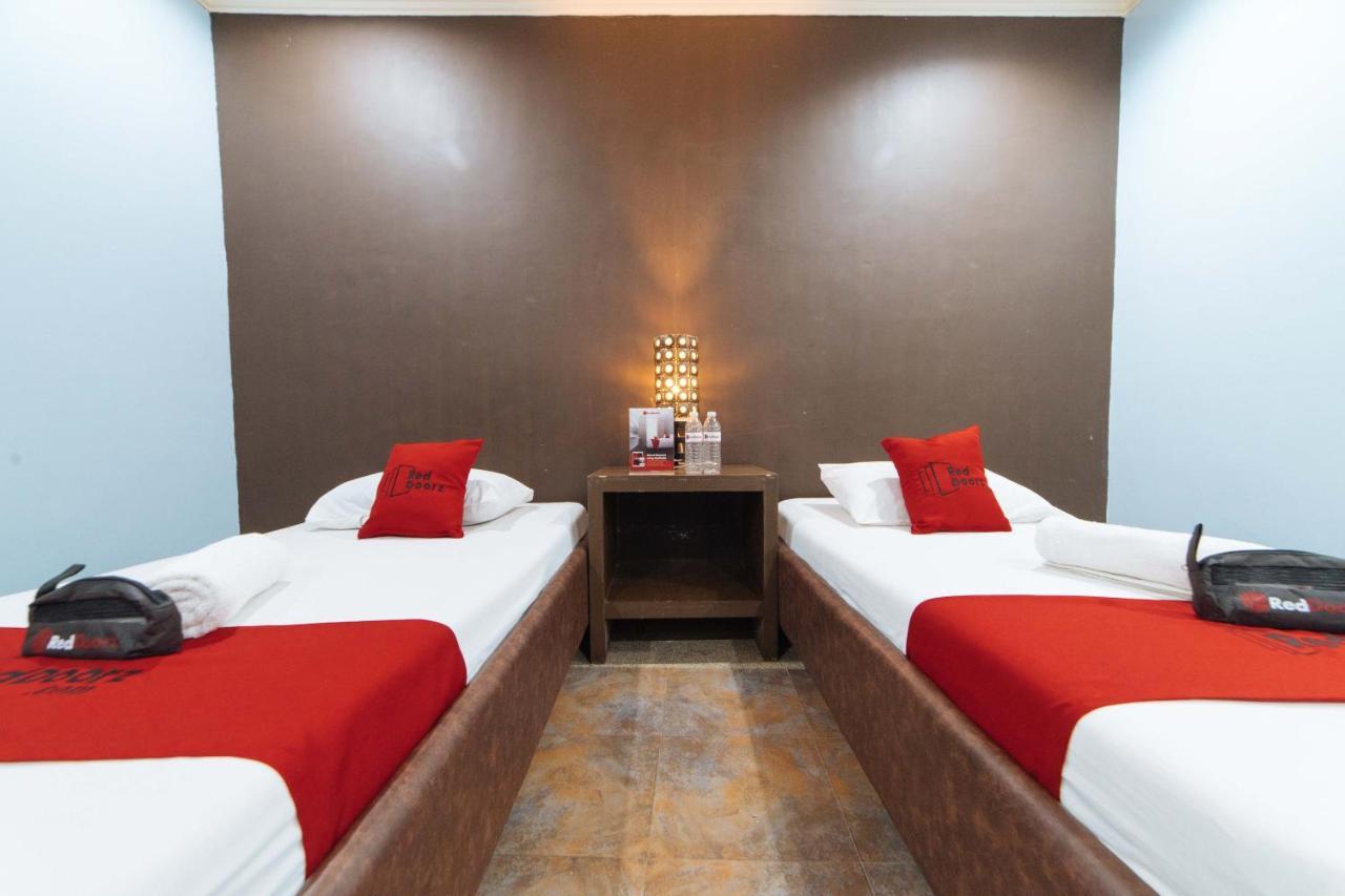 เรดดอร์ซ แอท เอ็น รอลดัน สตรีท Hotel กาลิโบ ภายนอก รูปภาพ