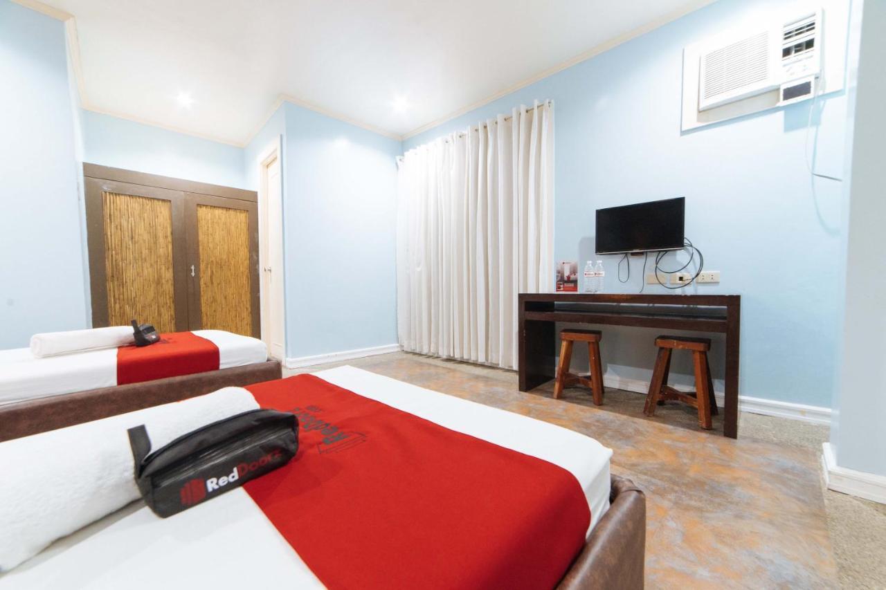 เรดดอร์ซ แอท เอ็น รอลดัน สตรีท Hotel กาลิโบ ภายนอก รูปภาพ